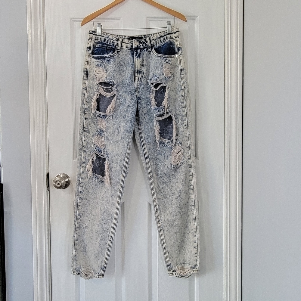 Misguided High Rise Mom Jeans - Acid Wash